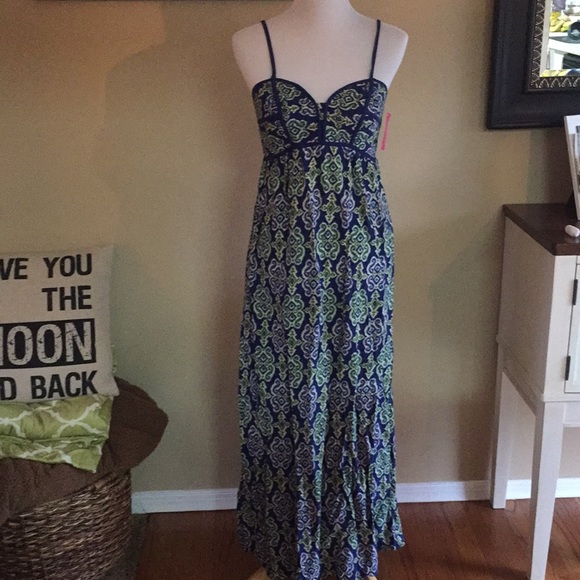 Xhilaration Dresses & Skirts - NWT Beautiful Summer dress